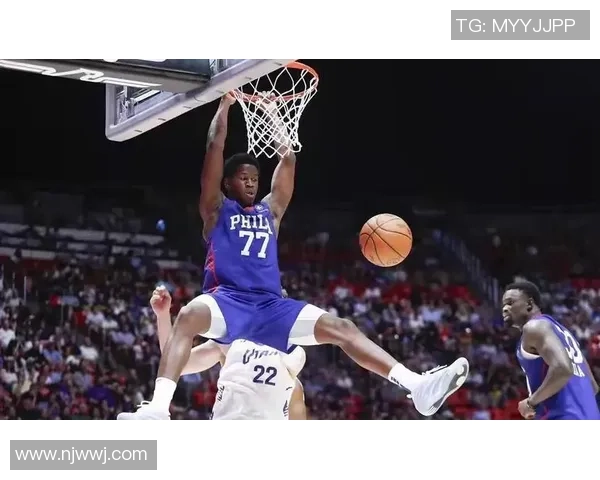 探花埃奇库姆两分钟狂砍十分连送暴扣外线飙射尽显未来巨星风采